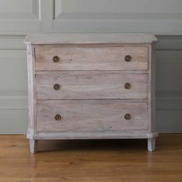 Classic Chest of Drawers